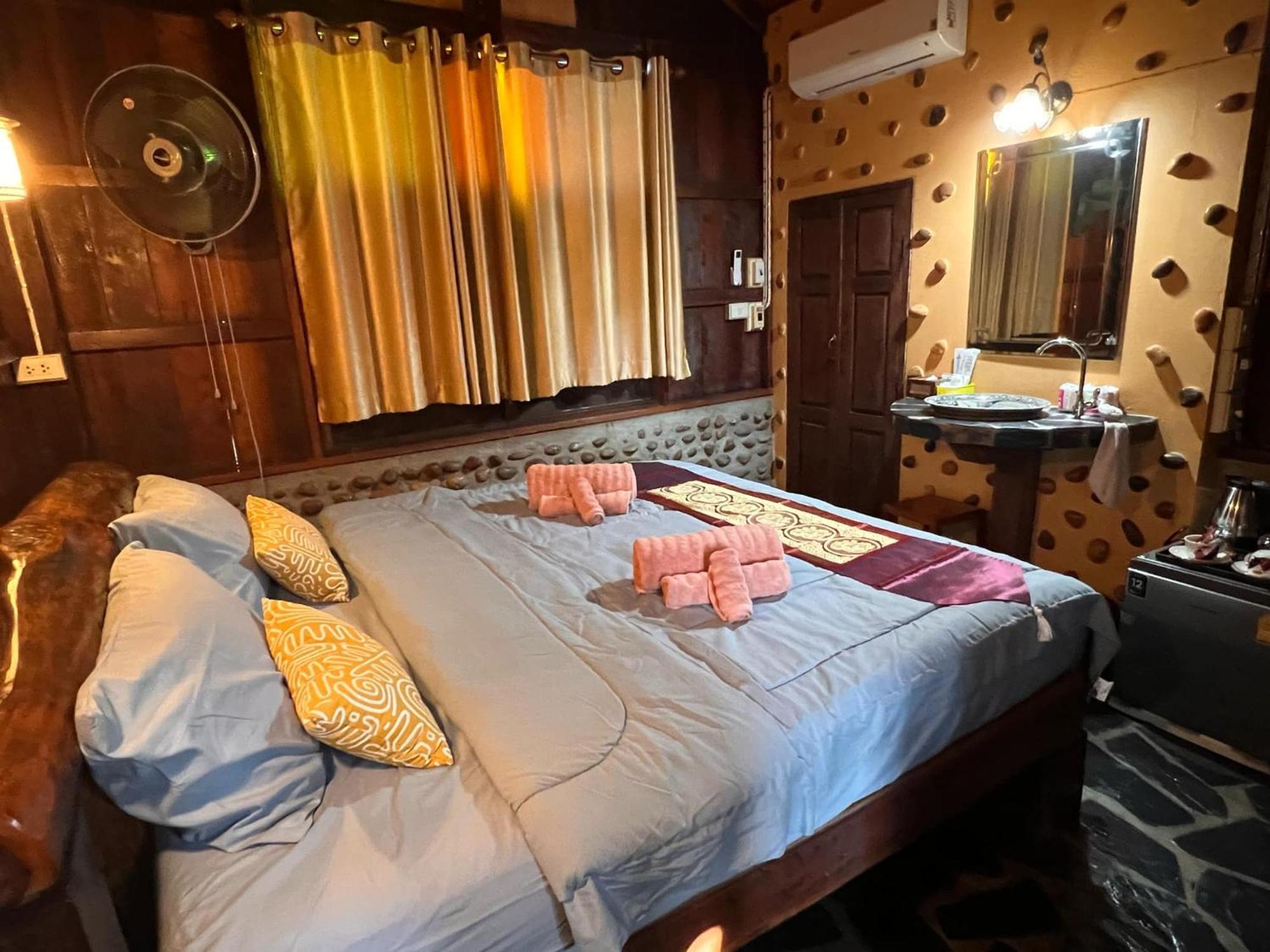 Riverside Retreat Sukhothai Guest House Esterno foto